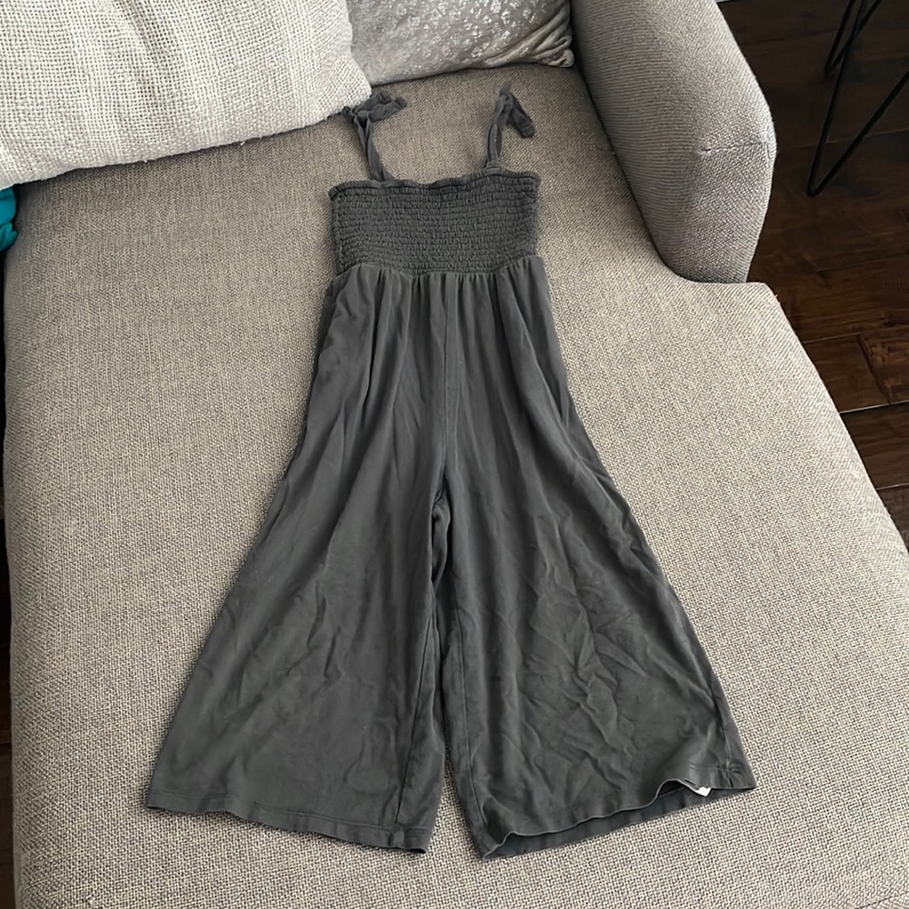 Gap gray romper XS